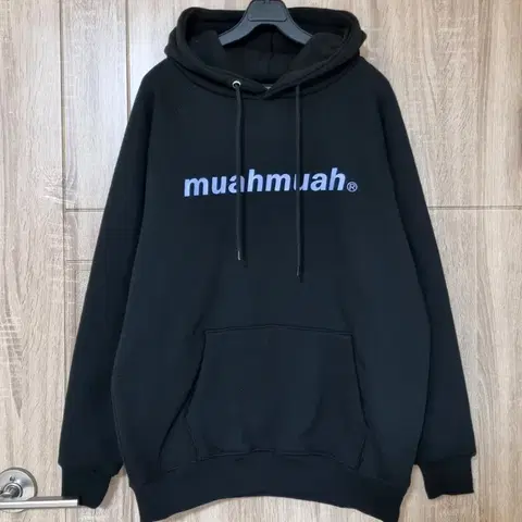 무아무아 후드티