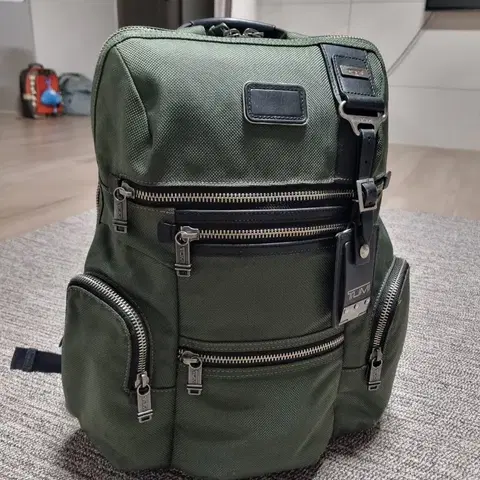 투미 녹스 백팩 카키