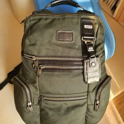투미 녹스백팩 카키