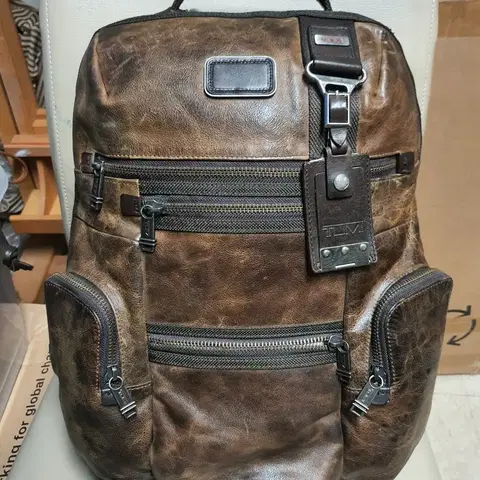 투미 가죽백팩 녹스