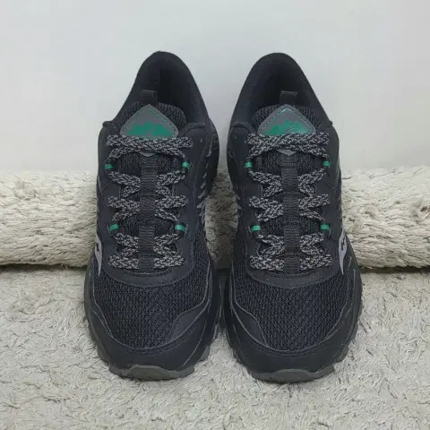 써코니 익스커션 TR15 트레킹화 235