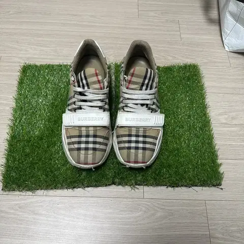 버버리 체크코튼 스니커즈 43/280