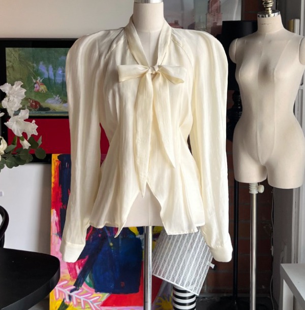 중세 복고풍 고급 새틴 리본 블라우스 레이스 셔츠 섹시 홀복 데이트룩