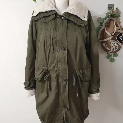 써스데이아일랜드 양털내피분리가능 야상점퍼 90 카키