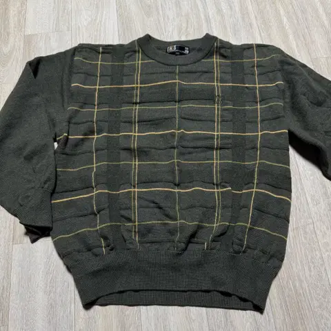 닥스 체크 패턴 니트