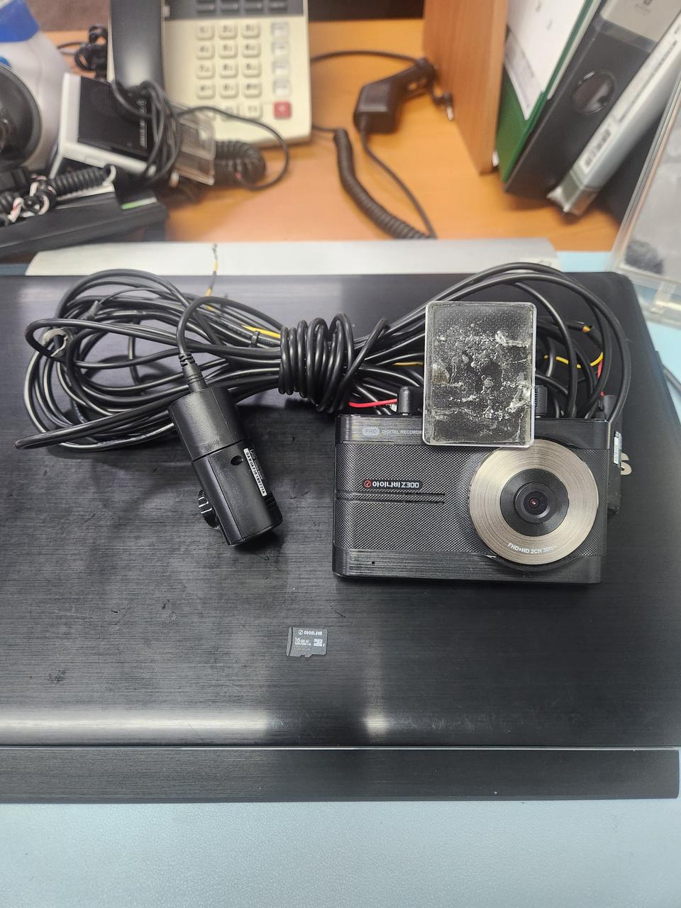 블랙박스 아이나비 Z300 16기가