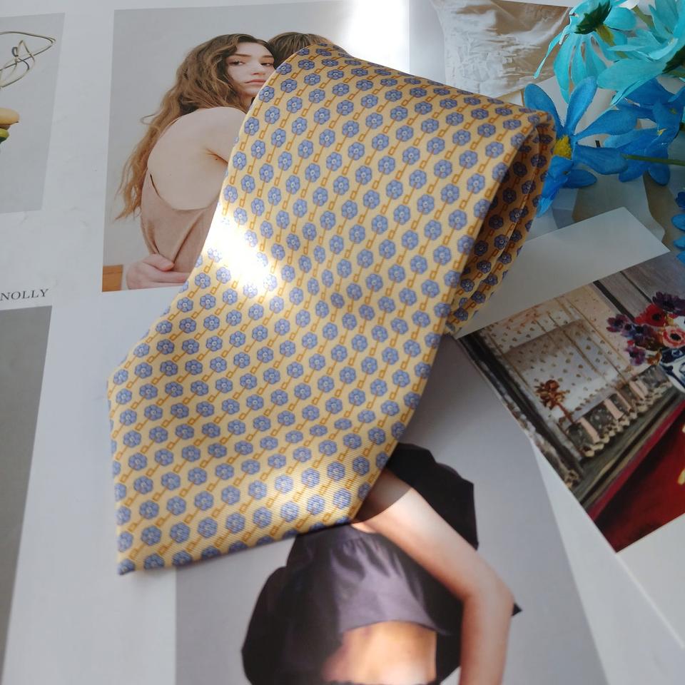 던힐 실크 옐로 플라워&로고 패턴 넥타이 9.2cm A+등급 A19061