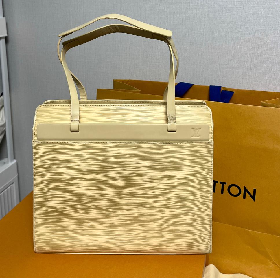 정품 루이비통 에삐 크루아제