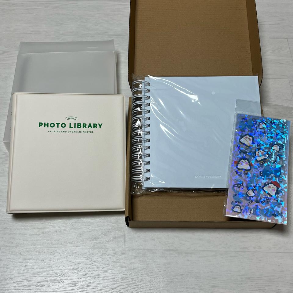 스프링 네컷 앨범 2개 새상품 팝니다