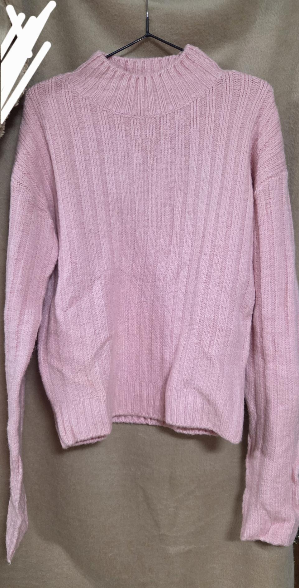 임블리 러블리 핑크색 니트스웨터