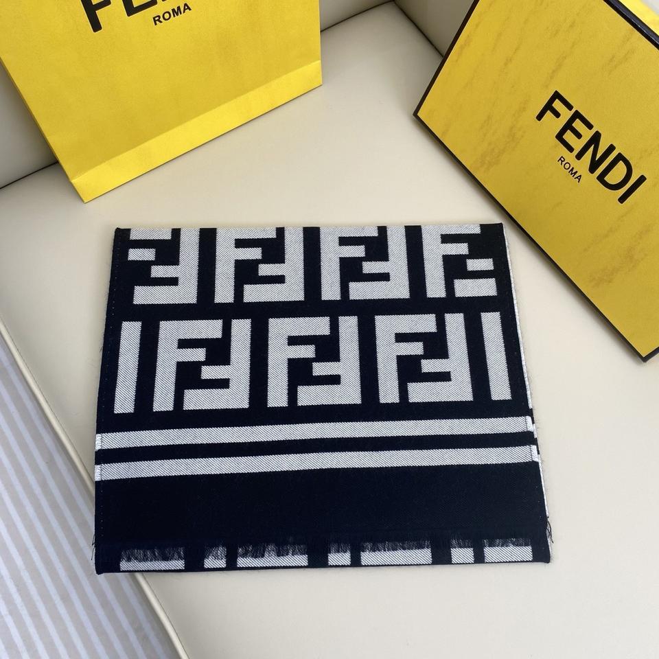 FENDI 펜디  목도리