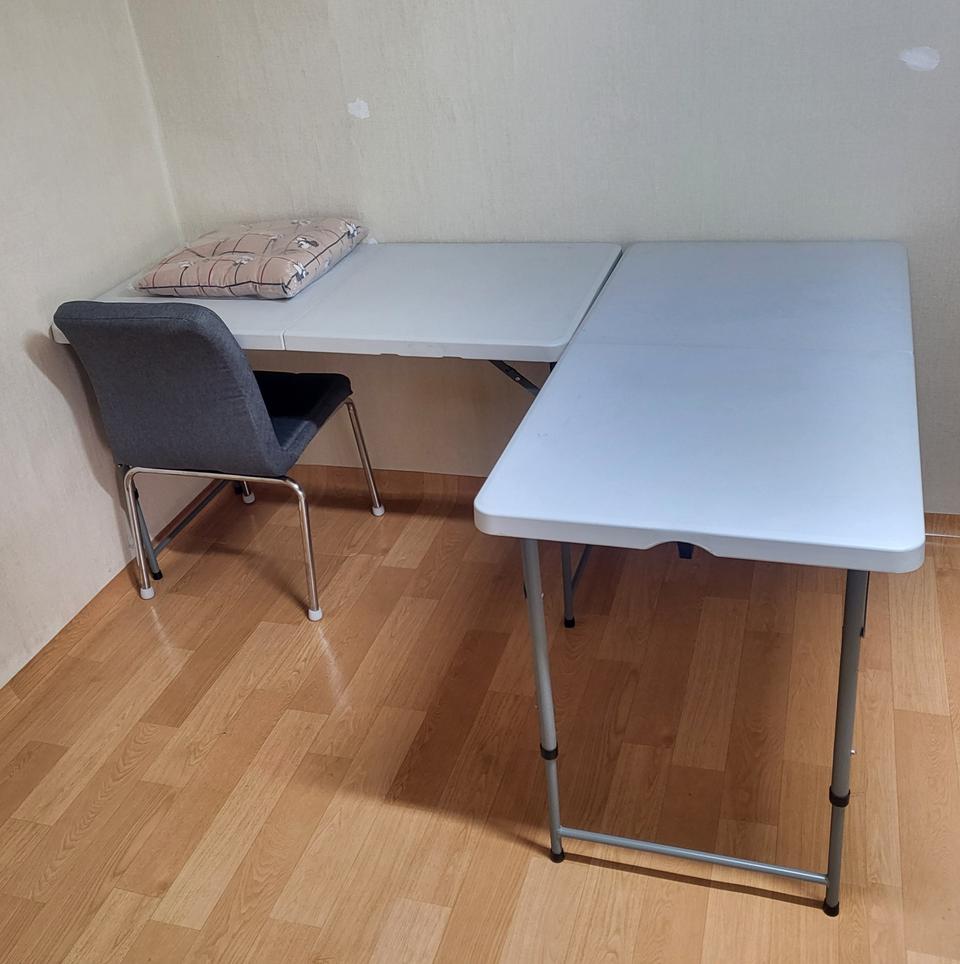 미개봉 새상품 정품 접이식 메탈 프레임 책상 의자 방석 일괄 세트