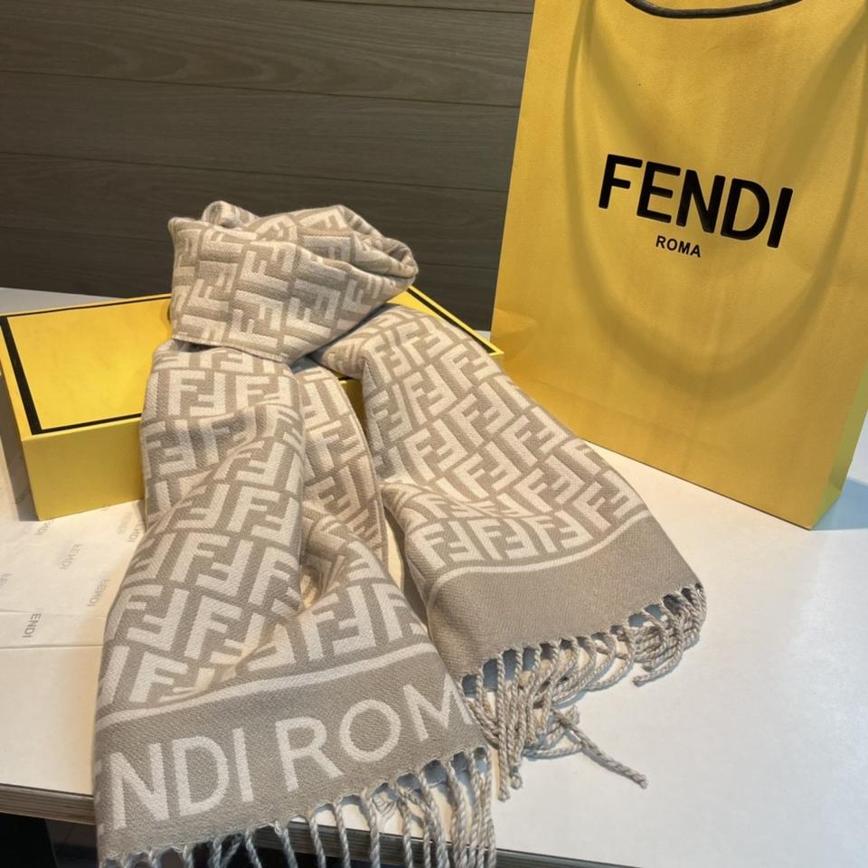 FENDI 펜디  목도리