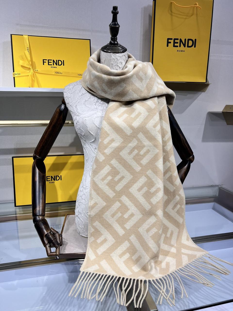 FENDI 펜디  목도리