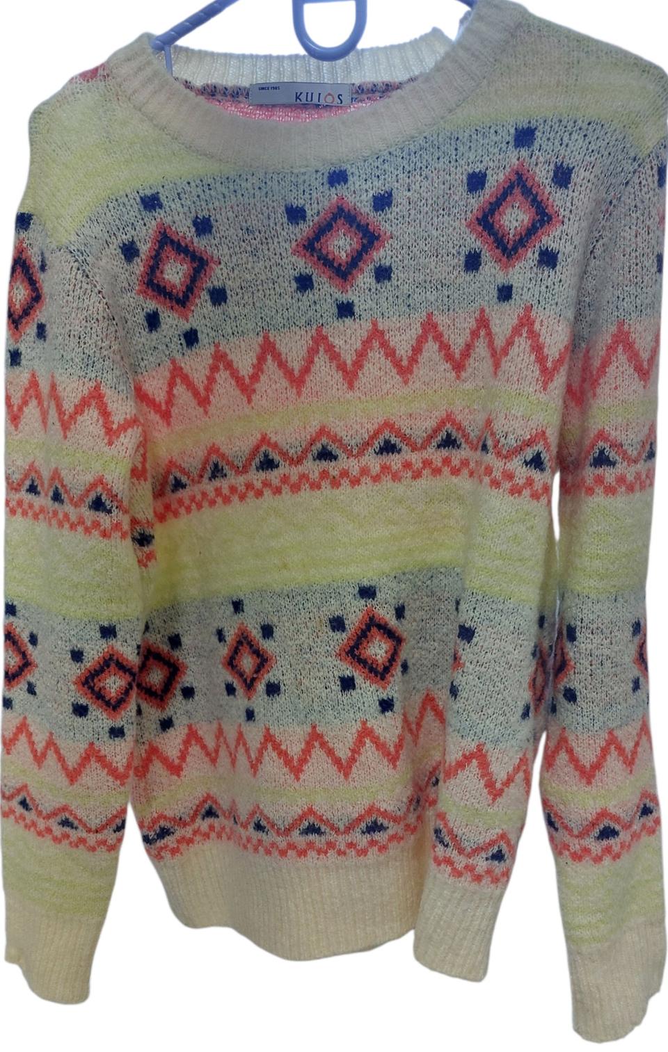 퀴오스 브랜드 패턴 니트