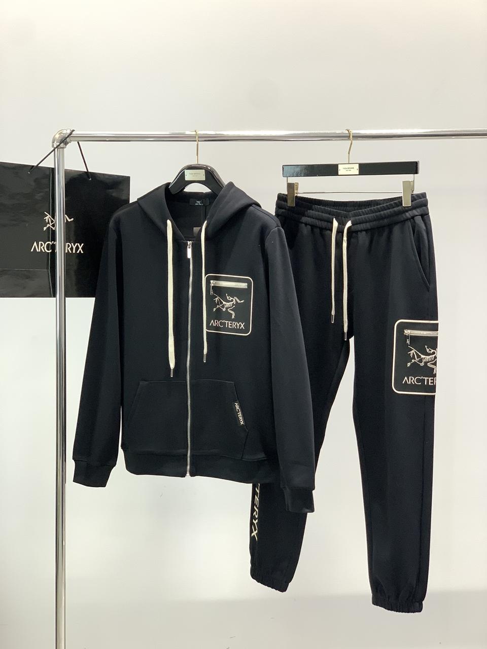 새상품 아크테릭스 set L-사이즈 주문가능