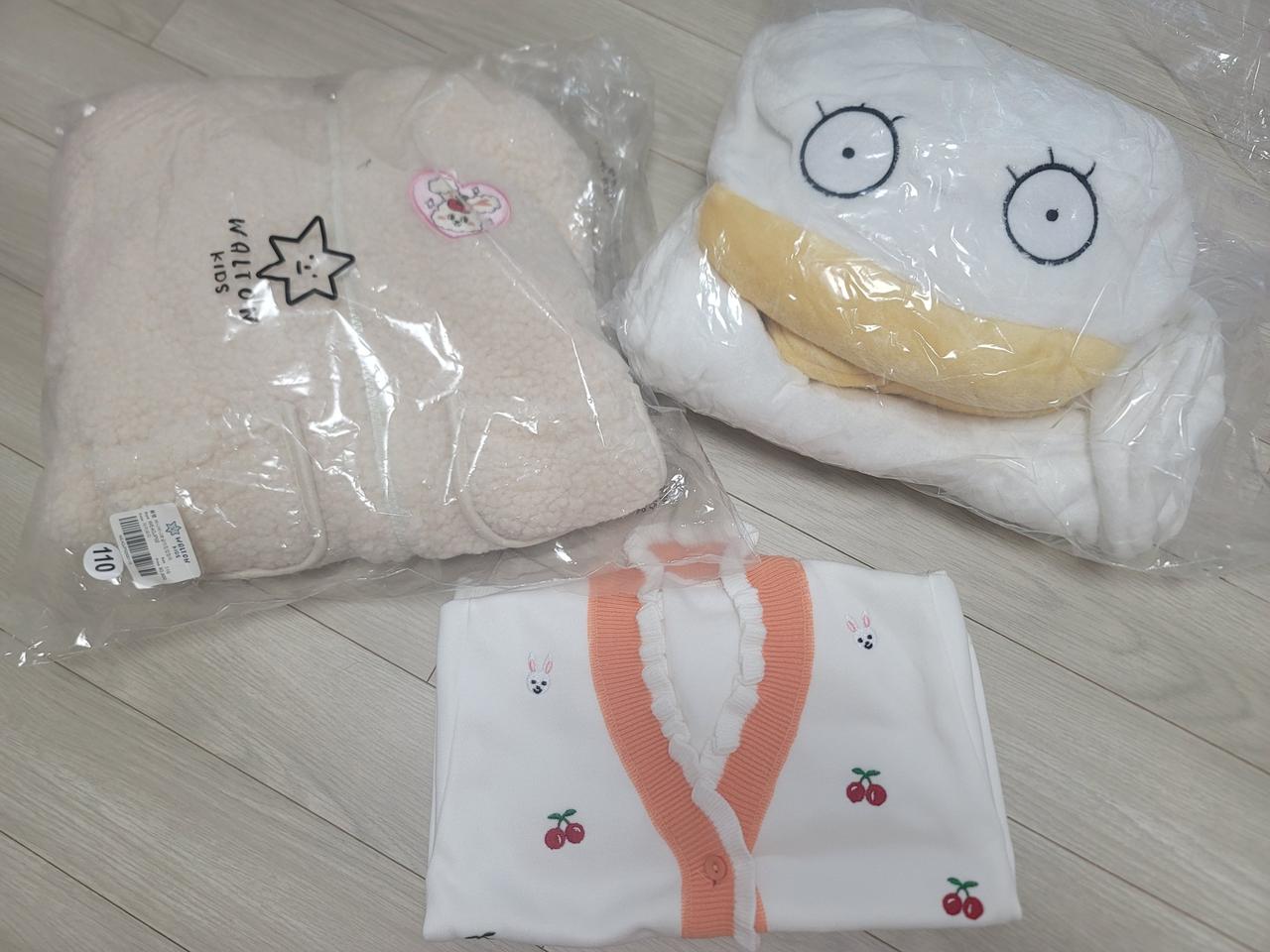 120사이즈 뽀글이 점퍼,오리 잠옷, 체리 토끼 가디건 일괄