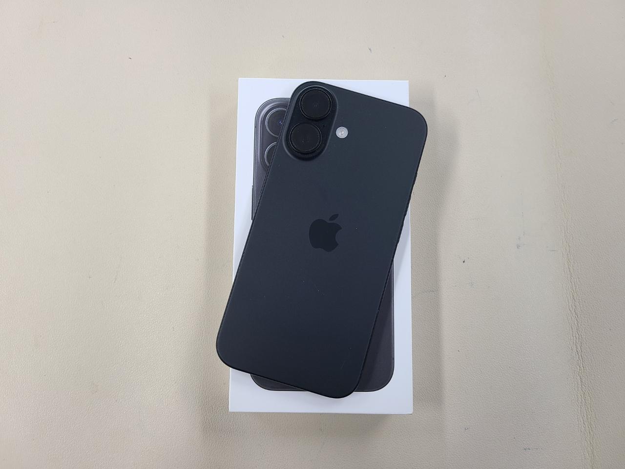 아이폰16 128G 밧데리100프로 무기스 상태최상 ^^