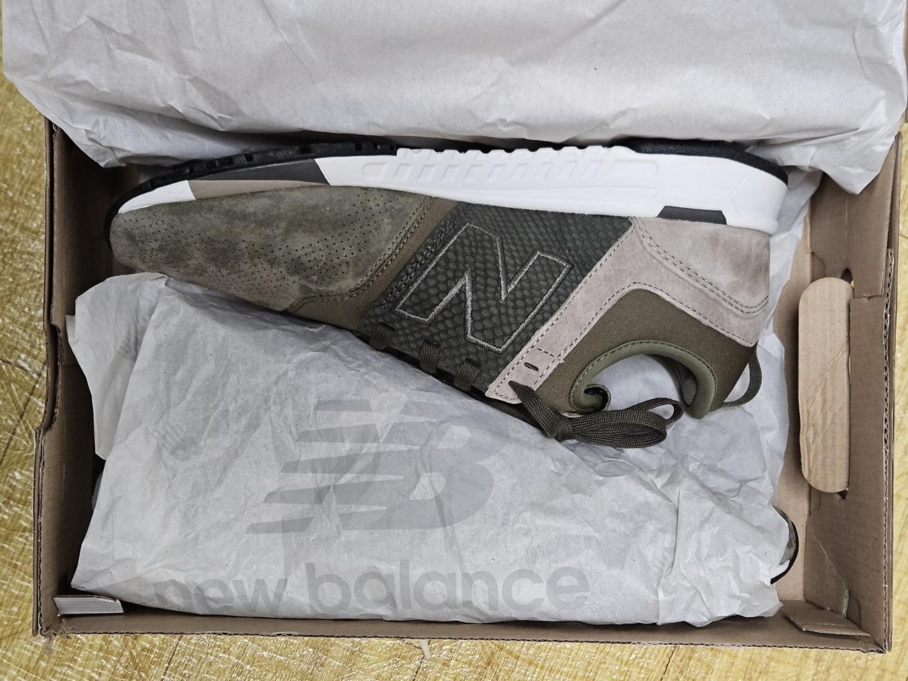 뉴 발란스운동화 250