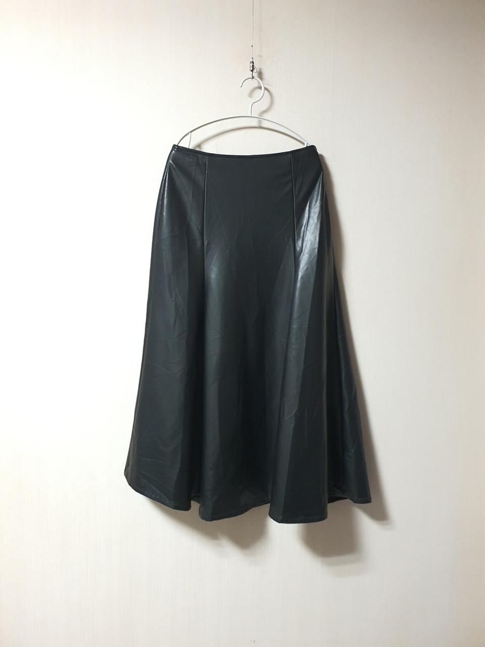 더캐시미어 한섬 에코 레더 스커트 55사이즈 정품 