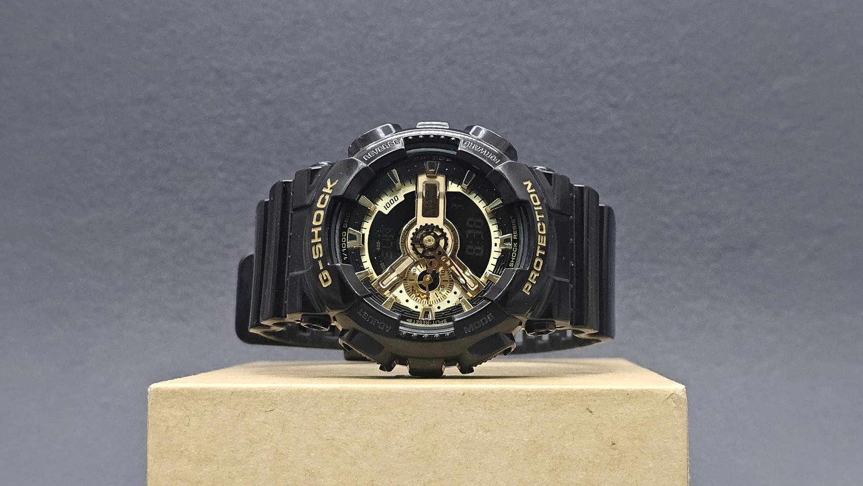 카시오 지샥 시계 흑금