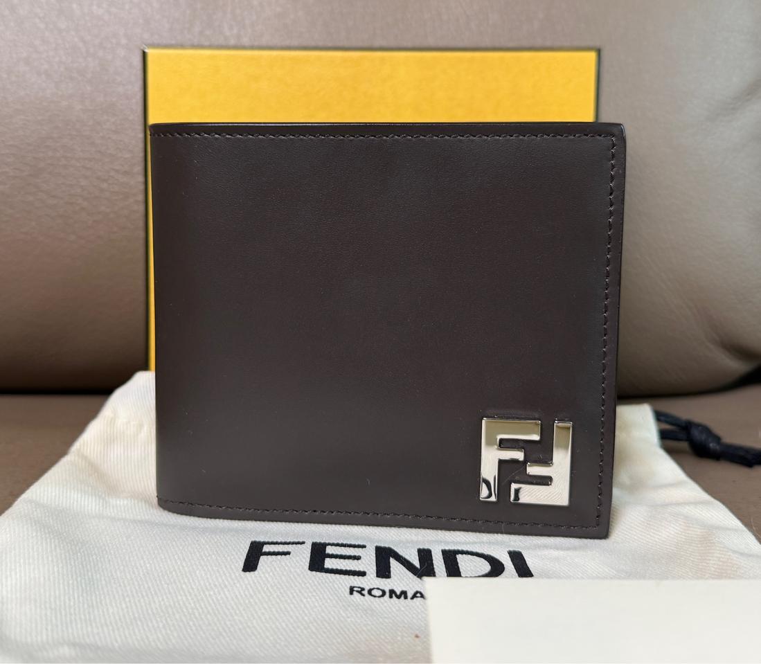 펜디 FF 스퀘어 카프스킨 레더 반지갑 브라운