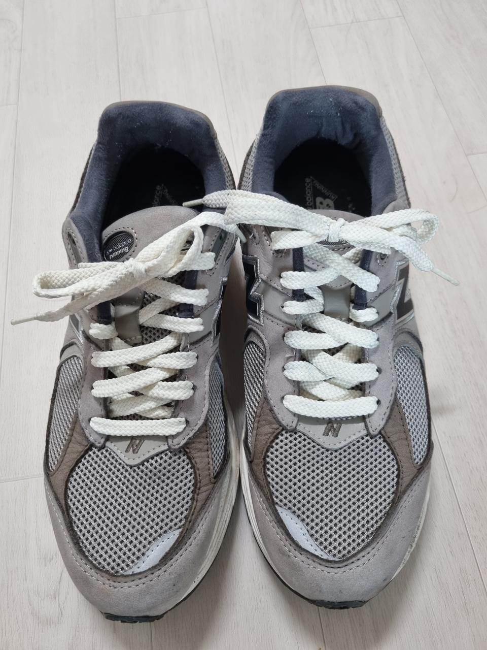 뉴발란스 운동화 2002  팝니다