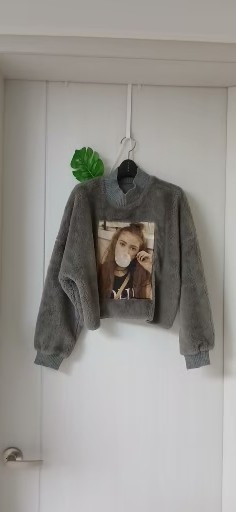 크롭 퍼 맨투맨