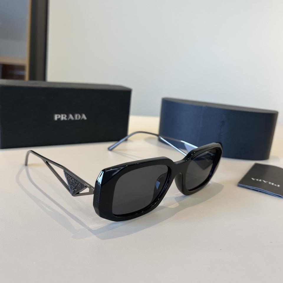 PRADA  프라다  선글라스