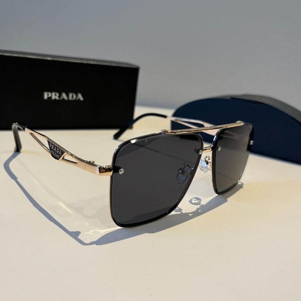 PRADA  프라다  선글라스