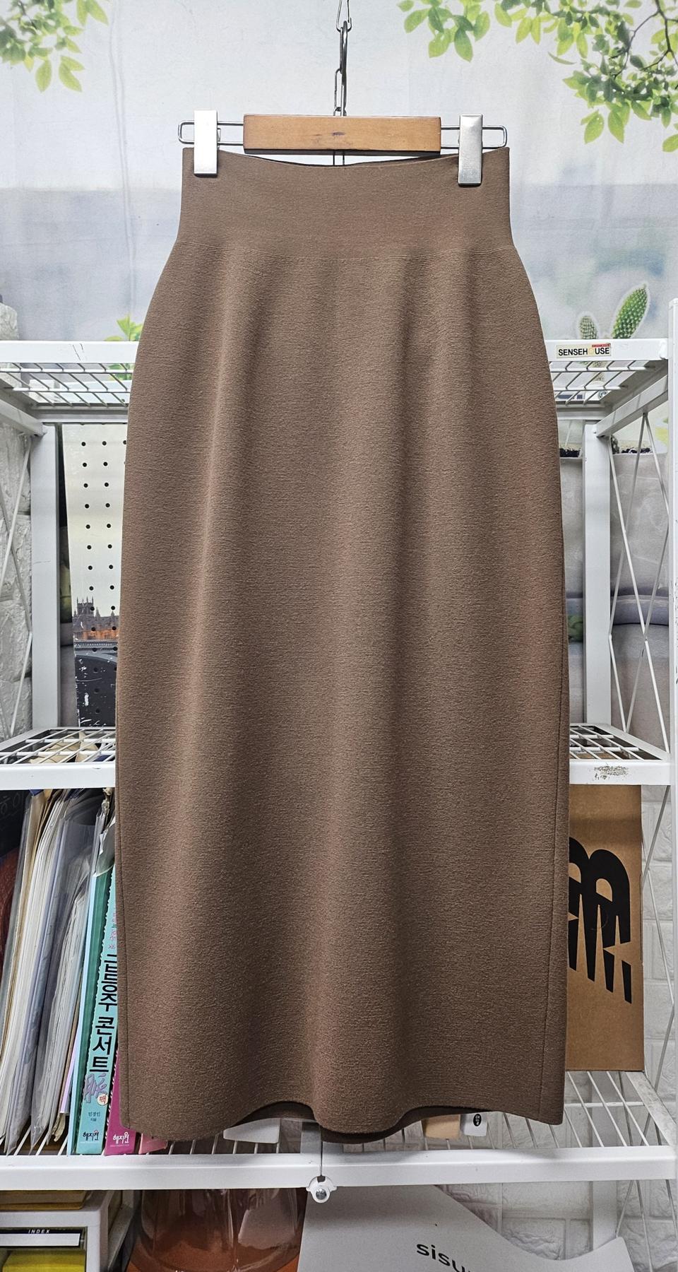 더캐시미어 25FW 여성 니트롱스커트 26 백슬릿 스커트 AD15