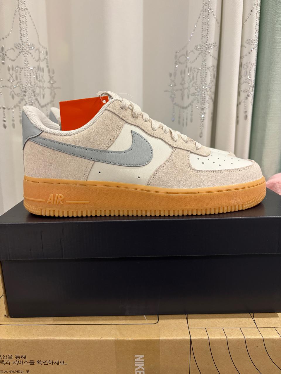 나이키 에어포스 스모크그레이로고 270 280