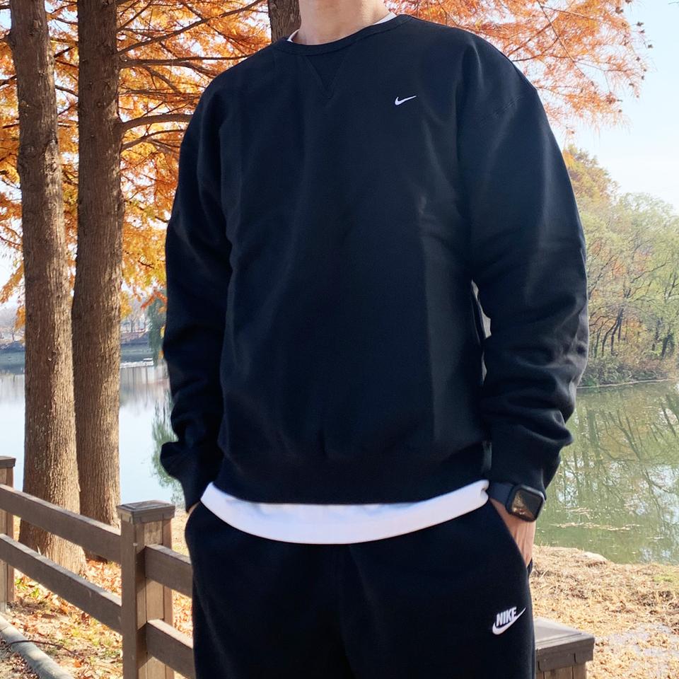 나이키 솔로 스우시 맨투맨 판매합니다(국내매장판 새제품)