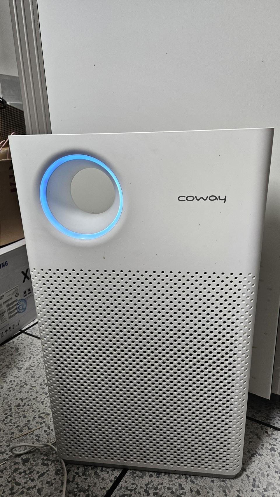 코웨이 공기청정기 AP-1018F 모델입니다