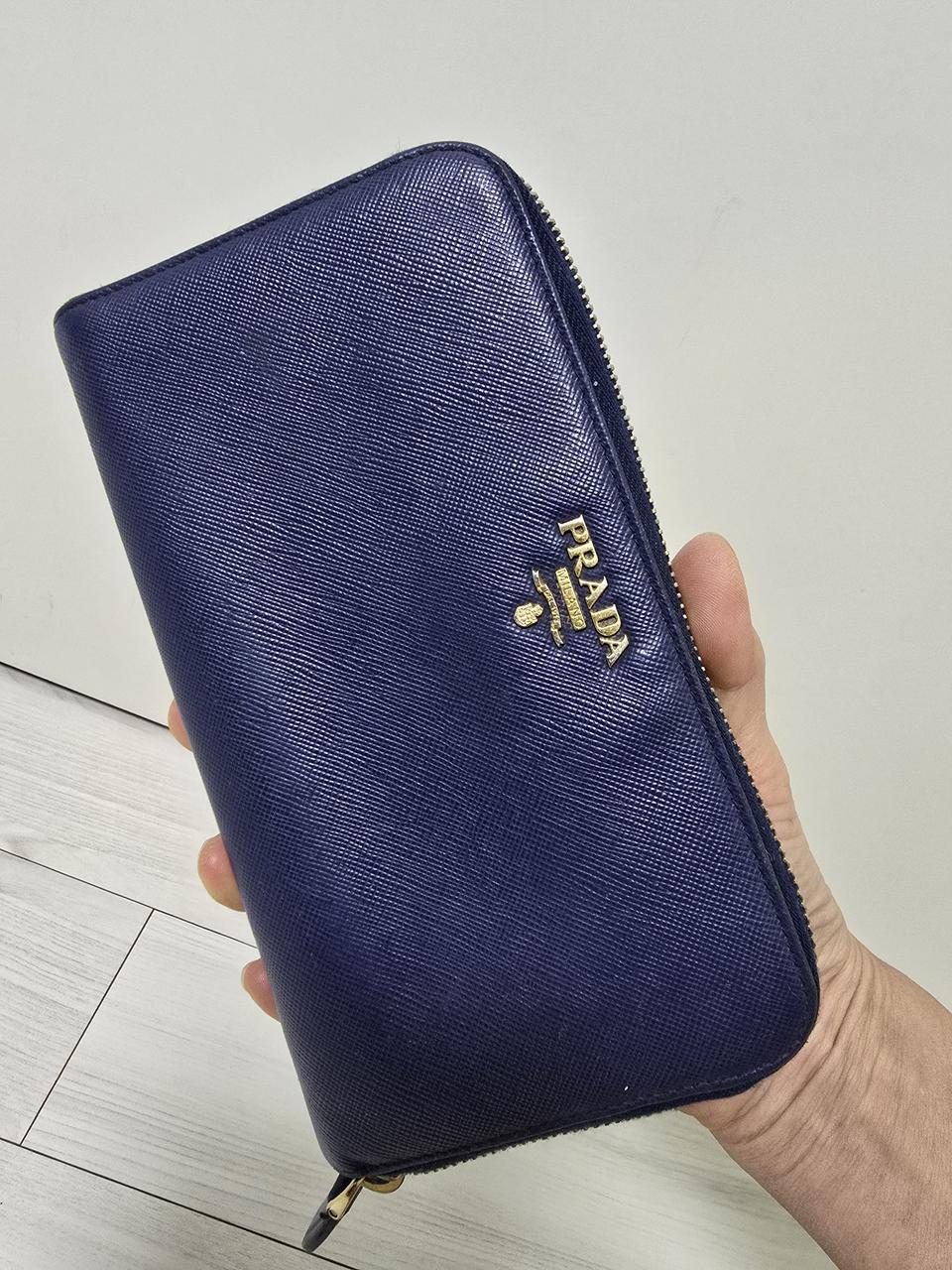 프라다 장지갑 지퍼돌이 다크블루 정품 운포
