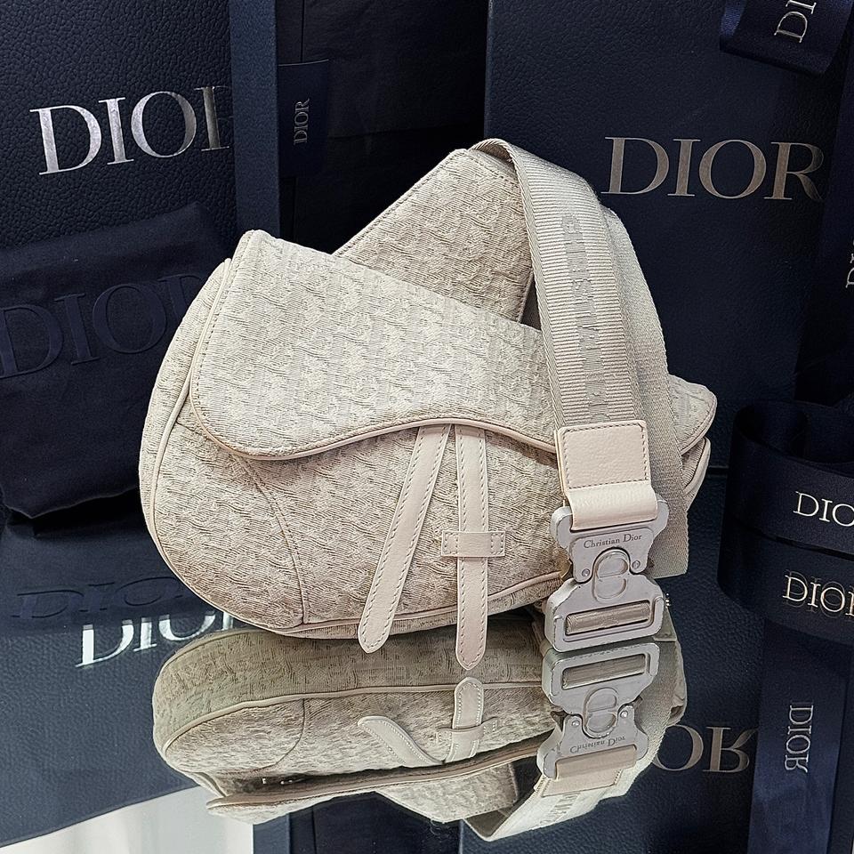 디올 화이트 새들백 풀박스