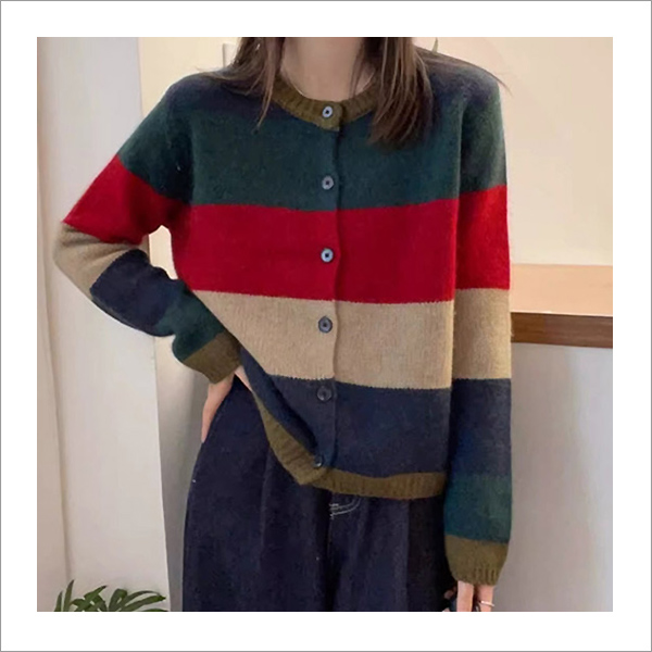 루디 비비디 유니크 여유로운핏 라운드넥 배색 여성 니트 가디건