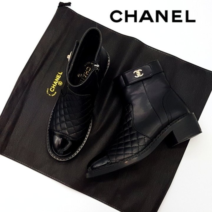 샤넬 여성 CC 로고 레더 앵클부츠