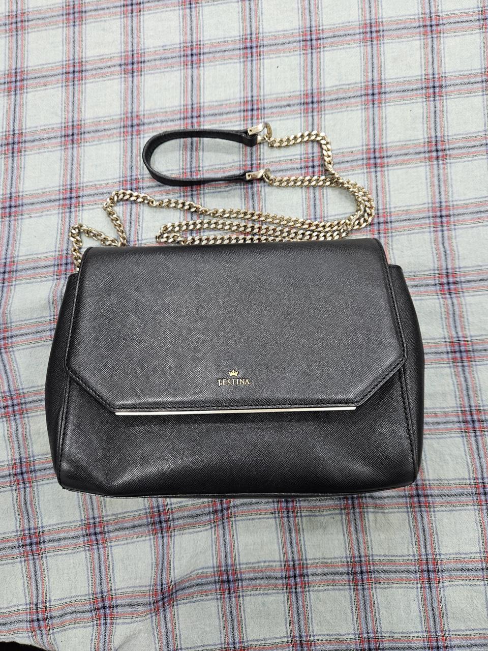 제이에스티나 블랙 체인 숄더 겸 크로스백