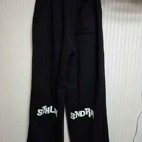 새상품 종아리 레터링 와이드팬츠