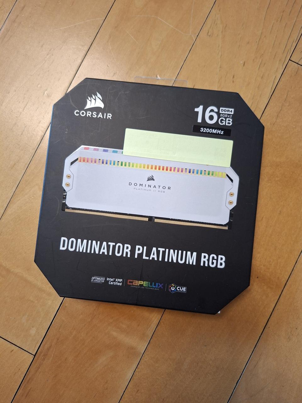 커세어 도미네이터 플래티넘 RGB DDR4 16기가 램