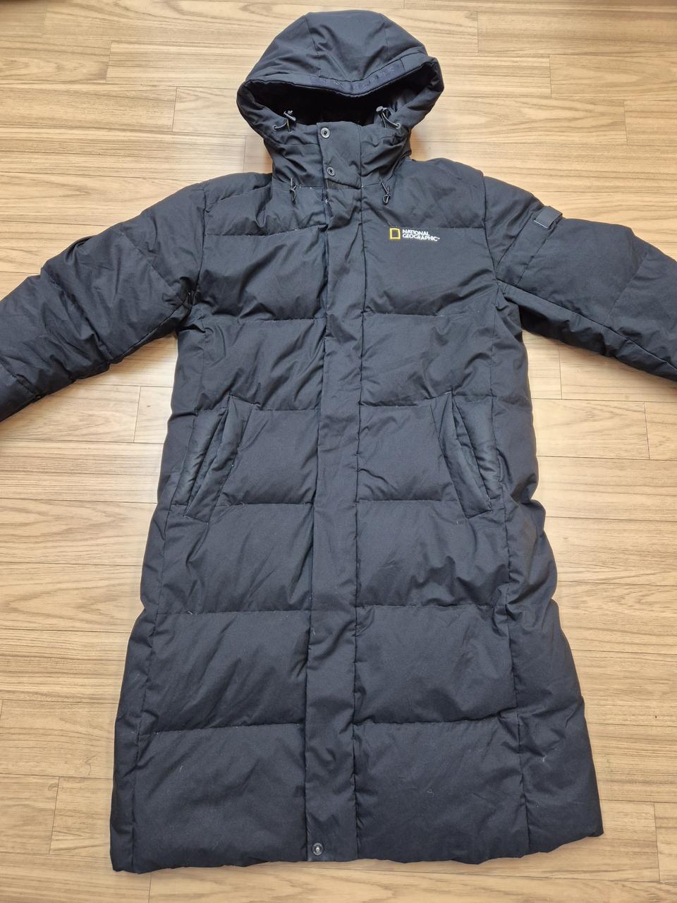 내셔널지오그래픽 롱패딩 블랙 L사이즈 판매합니다. 충전재는 오리털 80%