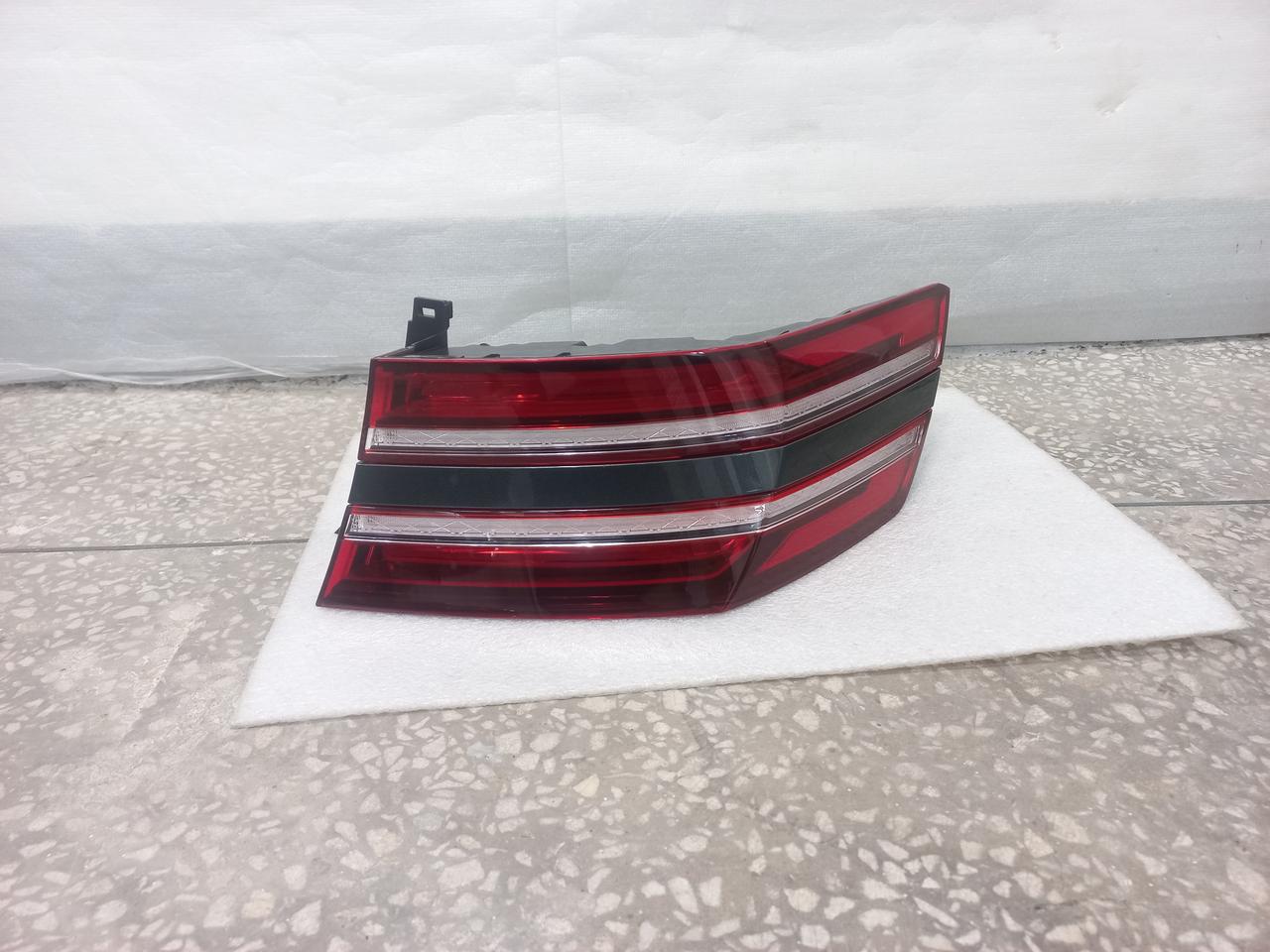 제네시스 디올뉴G80 RG3 조수석 LED 후미등(그레이스풀그레이)