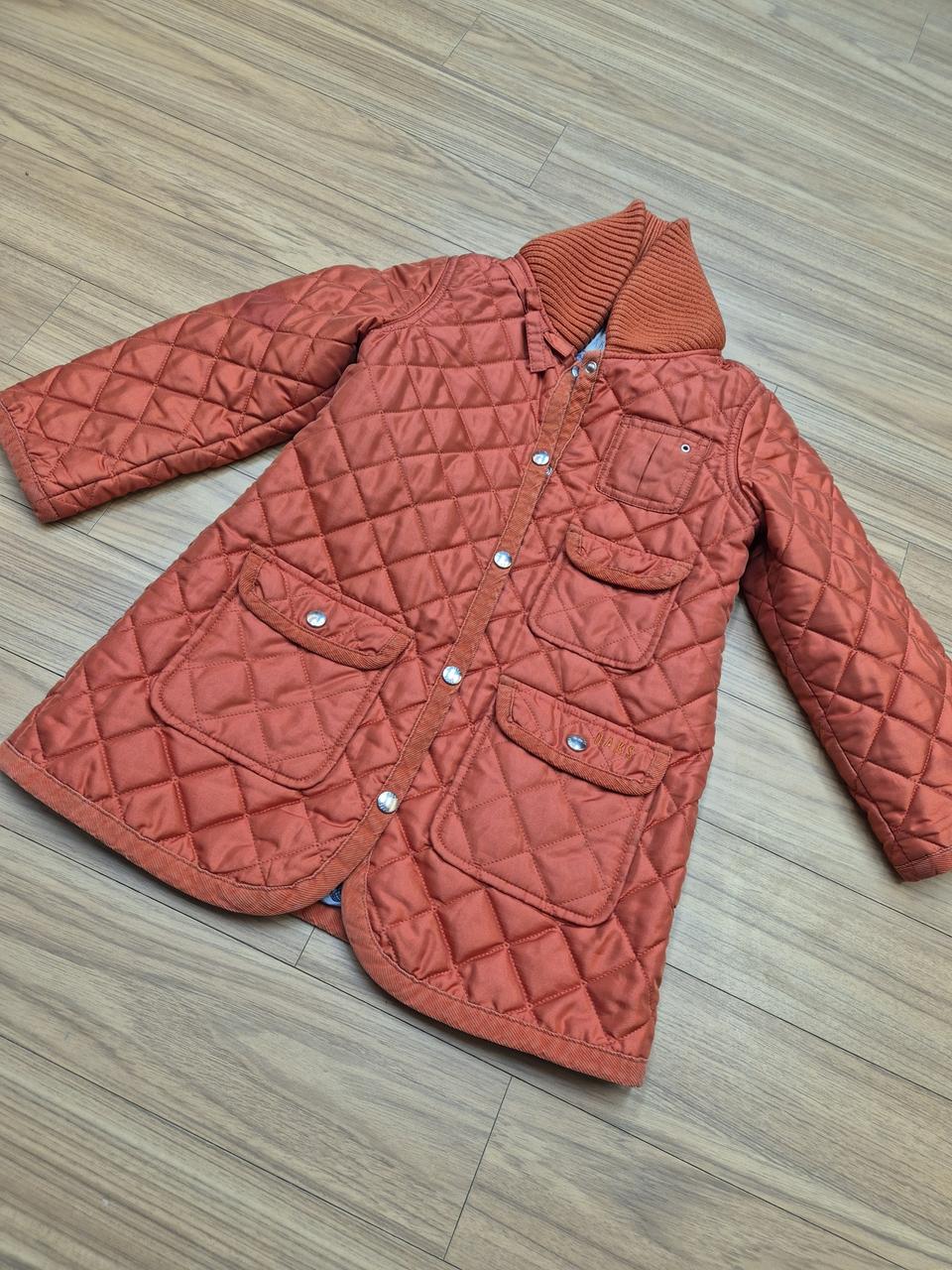 닥스 아동용 퀼팅 자켓 오렌지색상입니다. 사이즈는 110입니다. 겉감은