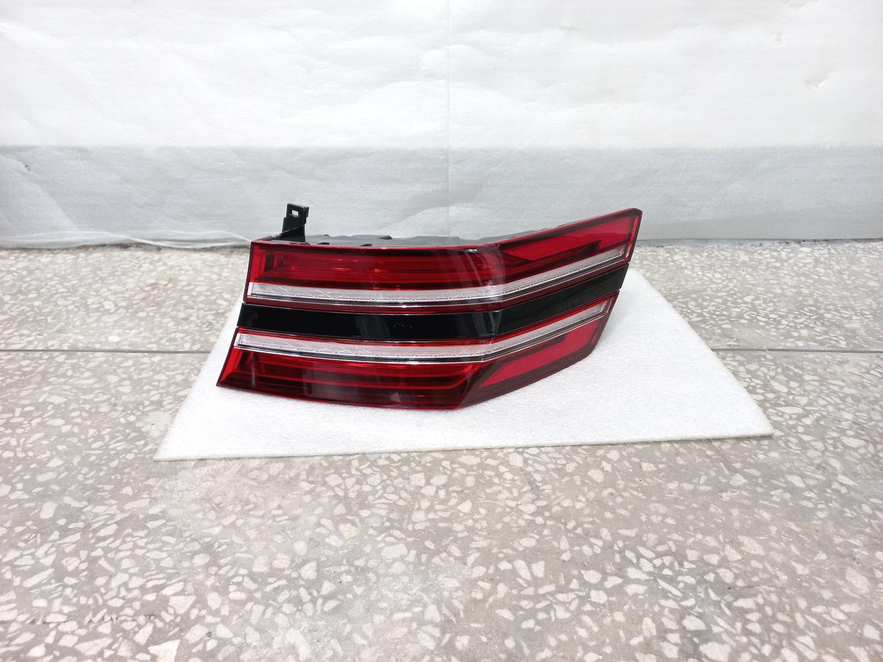 제네시스 디올뉴G80 RG3 조수석 LED 후미등(비크블랙)