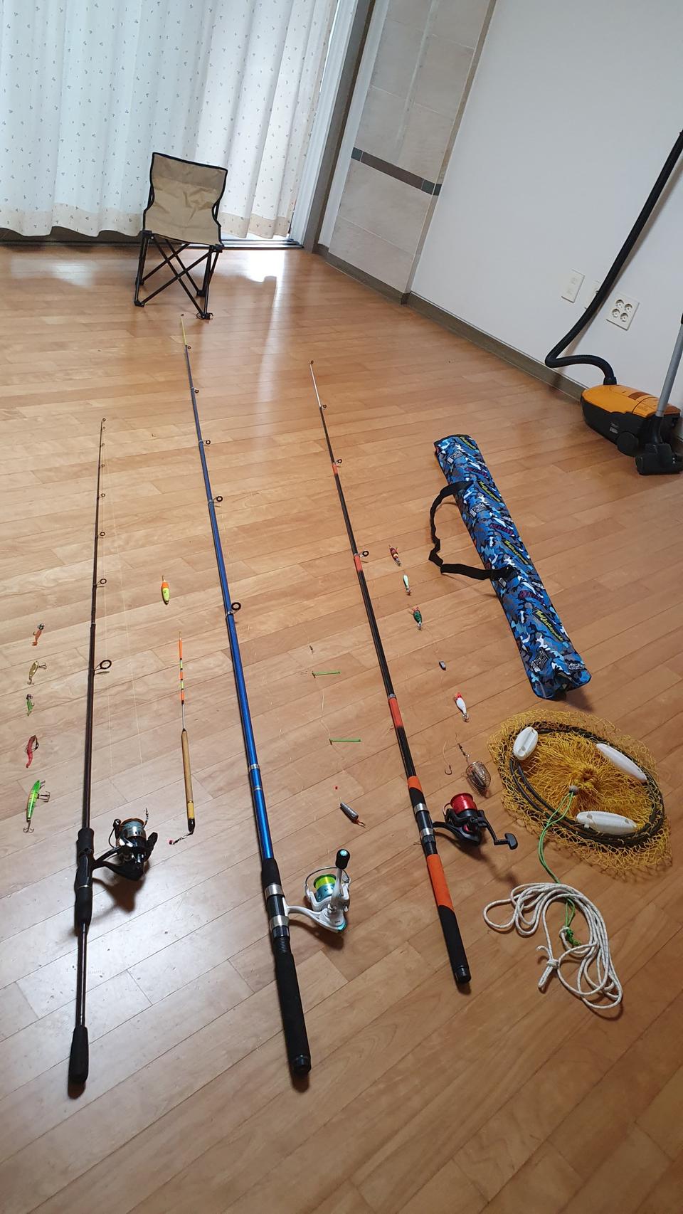 원투낚시대.낚시릴.루어낚시대.각종루어.막대찌.살림망.의자.가방.판매합니다