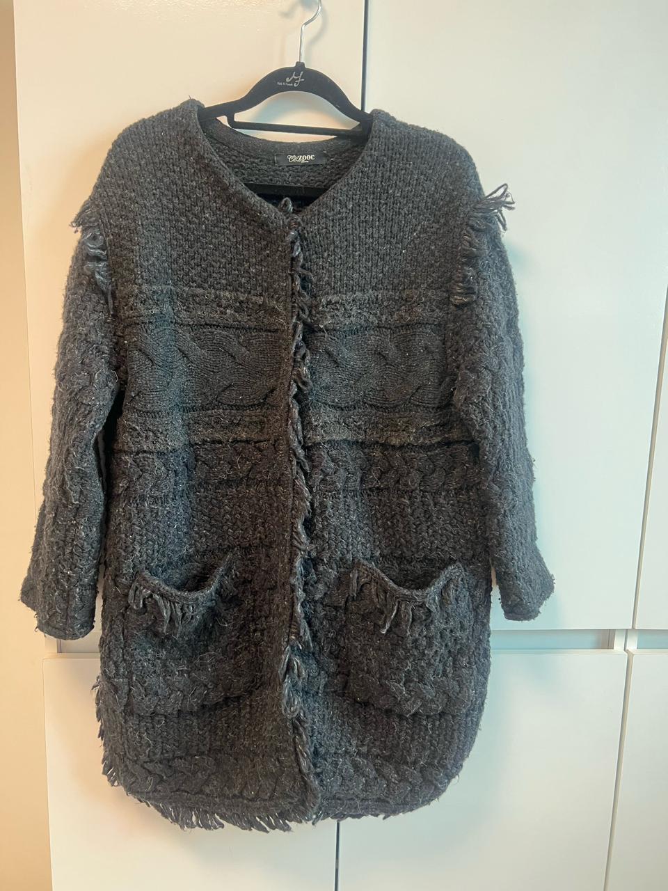 ZOOC 쥬크 검정 수술 모 가디건