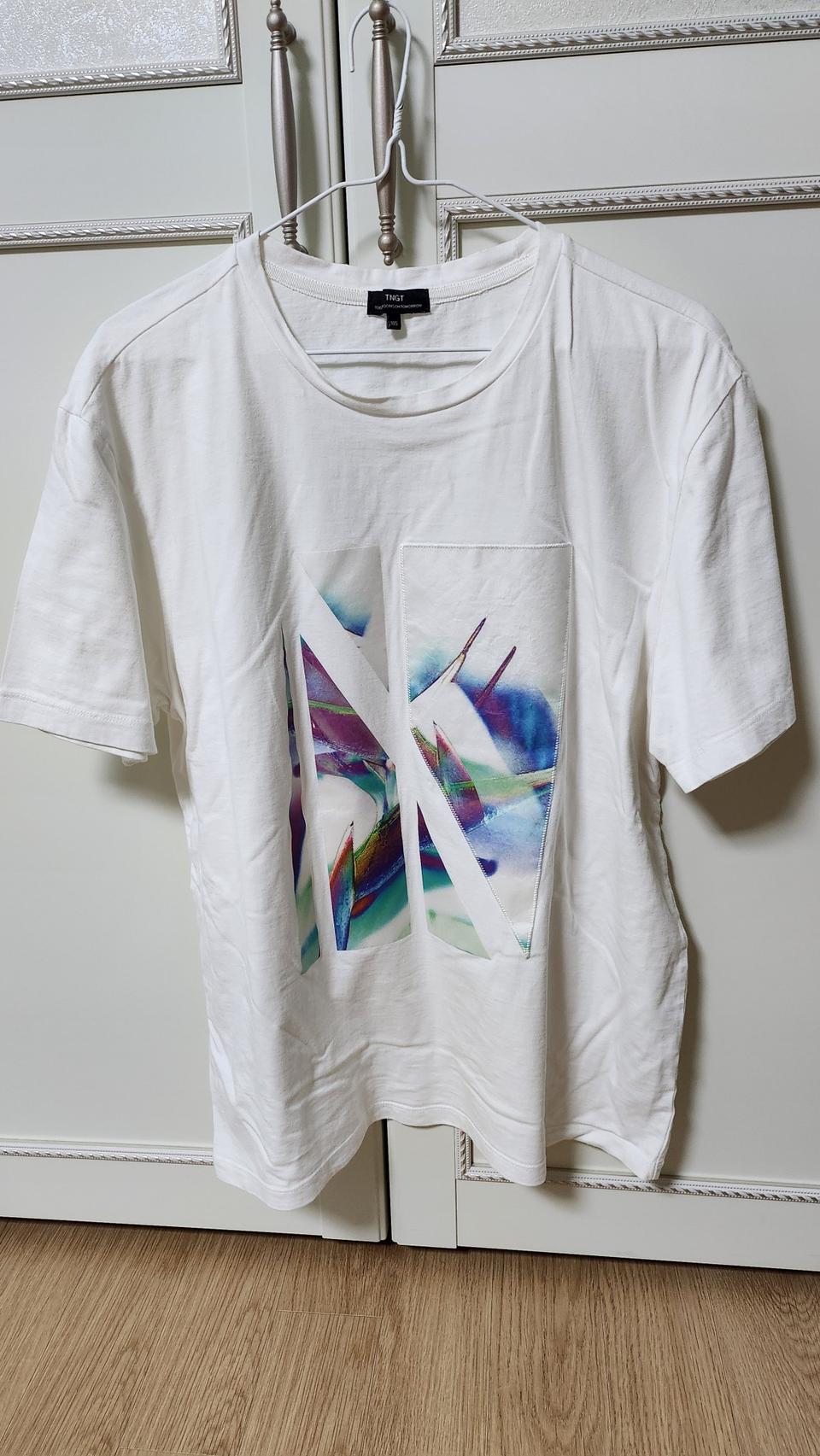 TNGT 화이트 반팔 티셔츠 105