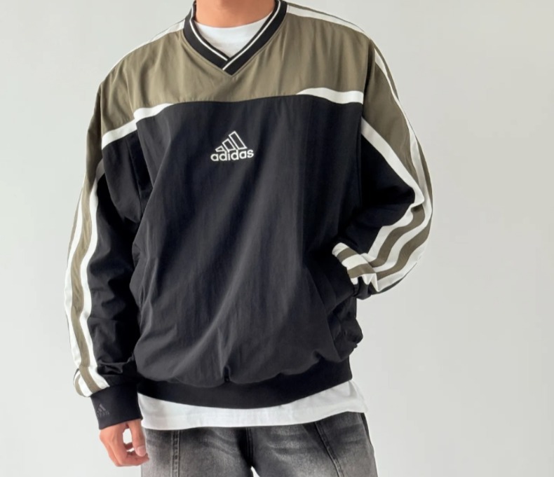 아디다스 바람막이 맨투맨
