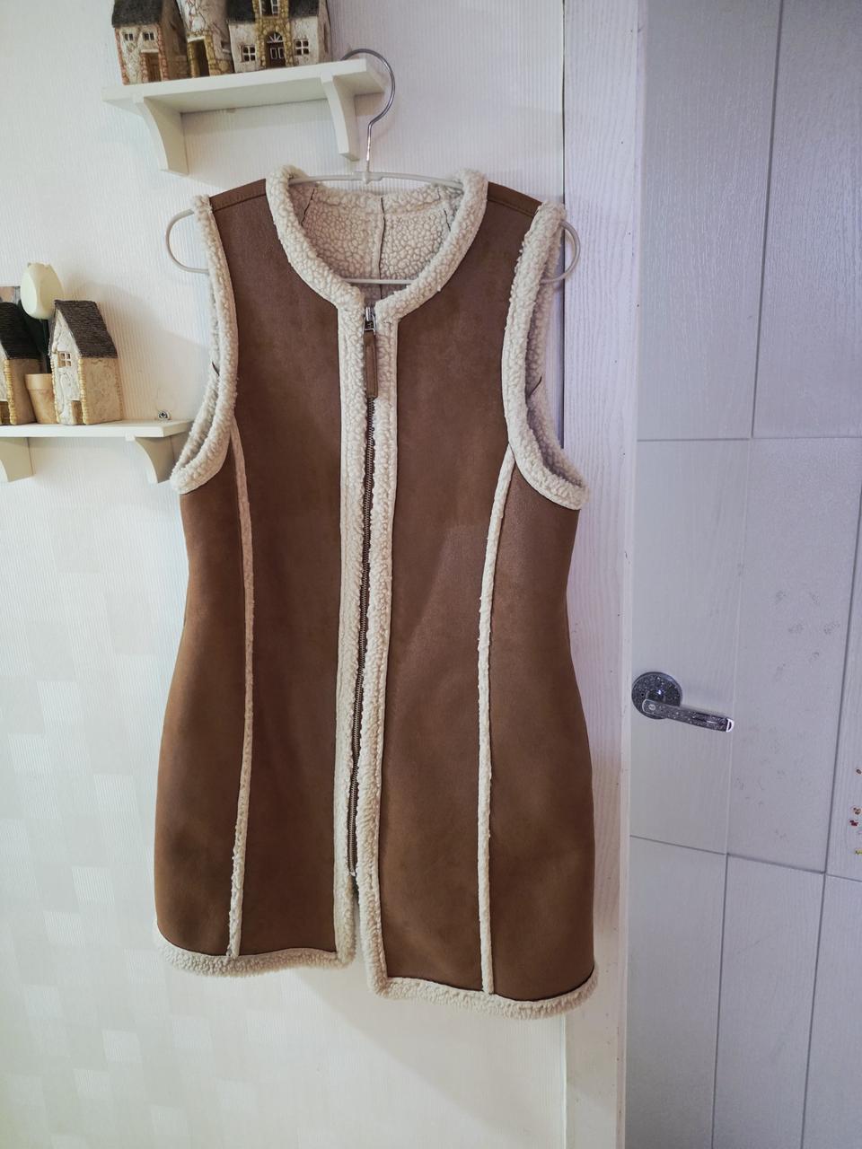 플라스틱아이랜드 무스탕베스트조끼